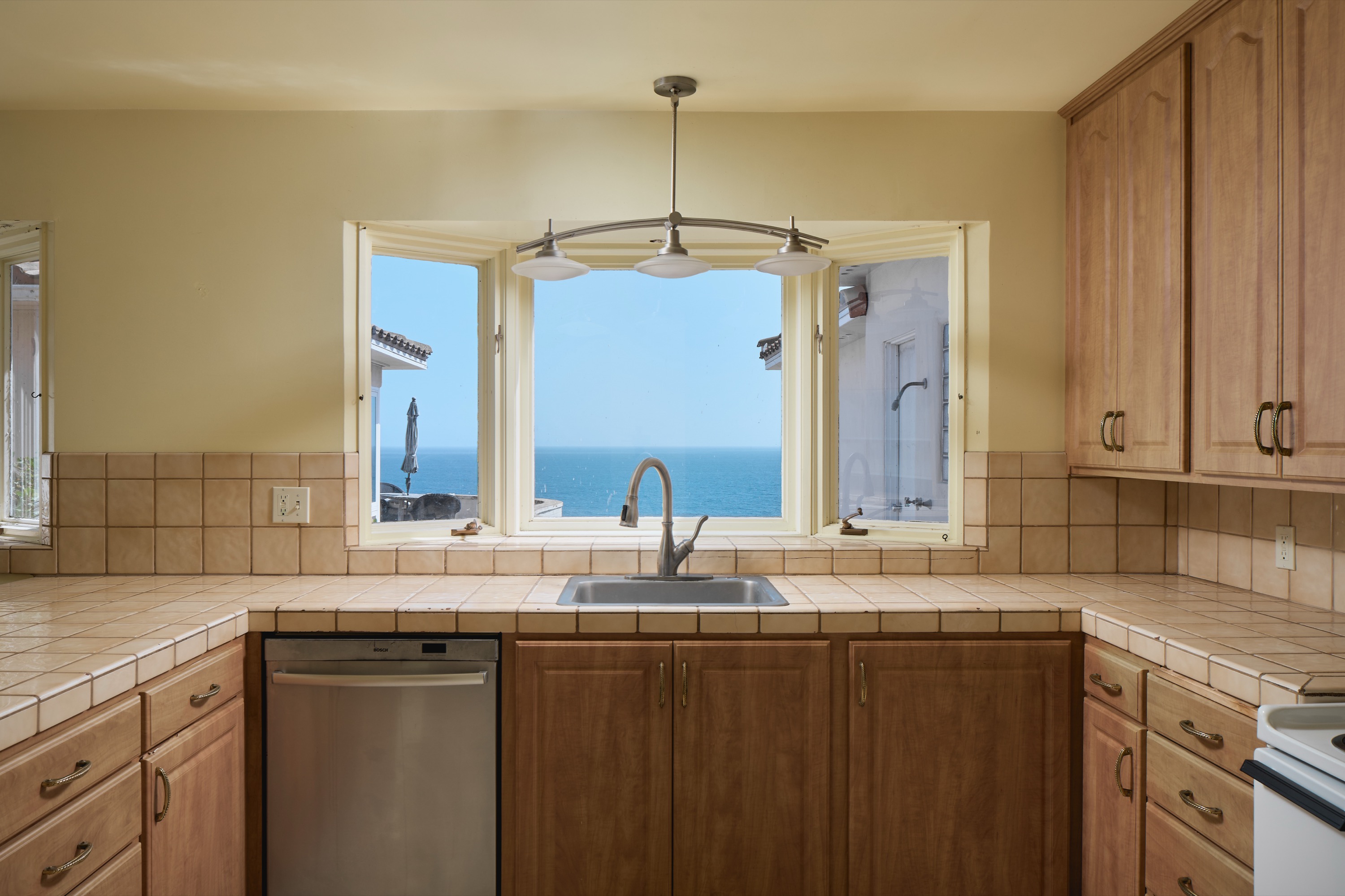4121 Creciente Drive, Hope Ranch, photo 3